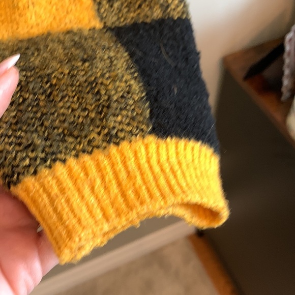 H & M Sweater Girls (10-12 years old) - Picture 4 of 4